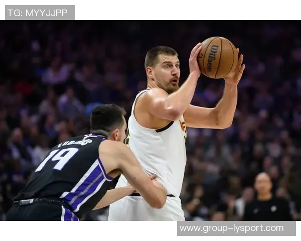 掘金官方更正约基奇数据引发热议27分12篮板10助攻成焦点