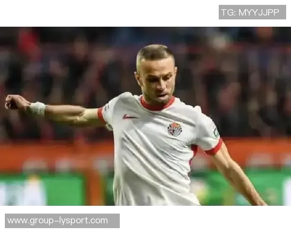 半场战报兰克尔泽补射得分青岛海牛暂时领先武汉三镇亚泰降级危机加剧 半场战报兰克尔泽补射得分青岛海牛暂时领先武汉三镇亚泰降级危机加剧